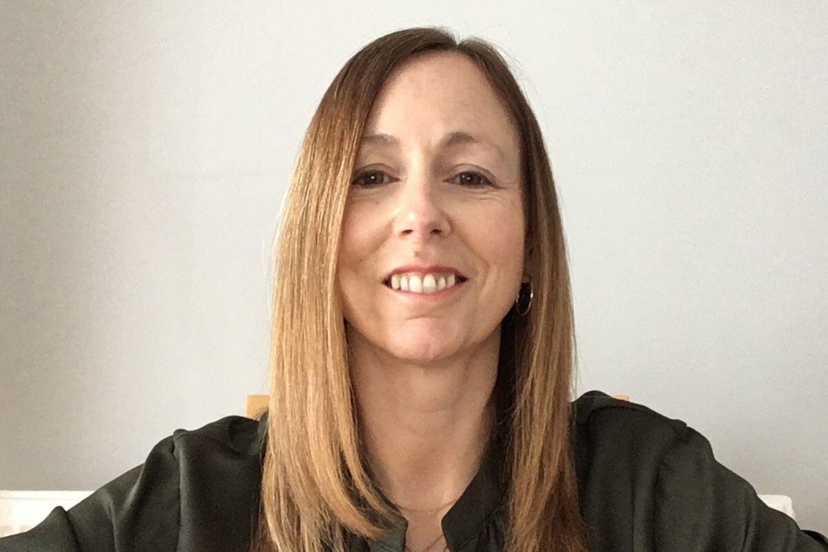 Premier Training AAT student Eva Christian has completed all three AAT levels.