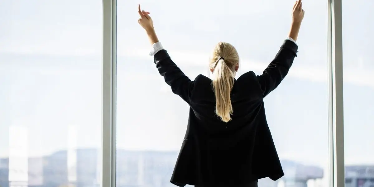 Untitled-design-2022-02-02T200026.001-1200×600 I work full-time and distance learning allows me to progress at my own pace